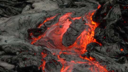 航拍火山岩浆流动