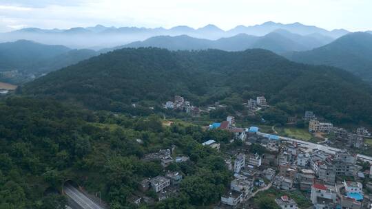 广西百色高速公路沿途村庄山峦