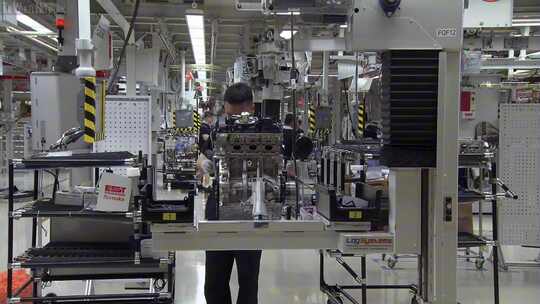 新能源汽车生产线汽车生产流水线视频素材模板下载