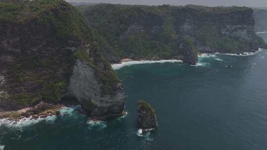 HDR印尼佩尼达岛航拍岛屿海蚀洞风光
