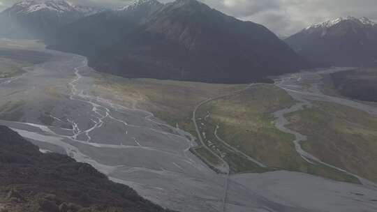 南阿尔卑斯山的山谷