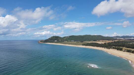 海南陵水港门岭公园 大海海鸟蓝天白云