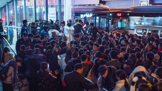 城市地铁口拥挤人潮堵塞交通成都元宵节视频素材模板下载