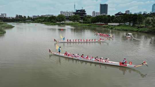 广州塔下文化馆旁海珠湖上儿童龙舟航拍视频