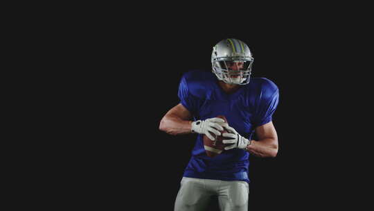 美式橄榄球运动员黑色背景视频素材模板下载