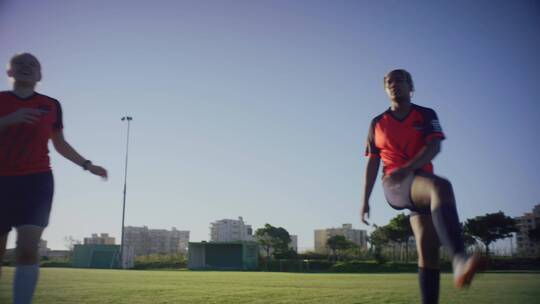 足球运动员在做热身运动视频素材模板下载