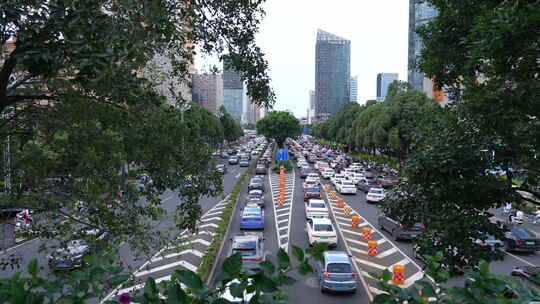 昆明北京路车水马龙