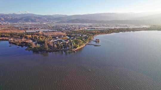 西昌市邛海湿地公园日出清晨全景航拍实时