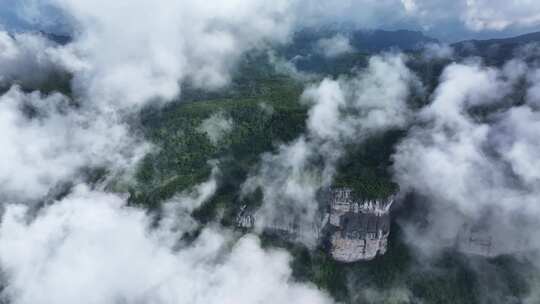 蓝天白云下航拍美丽中国喀斯特地貌、森林