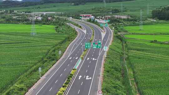 航拍高速公路辽宁抚顺新宾