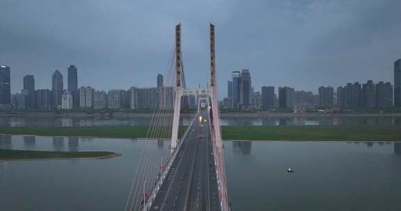 八一大桥城市风光俯瞰