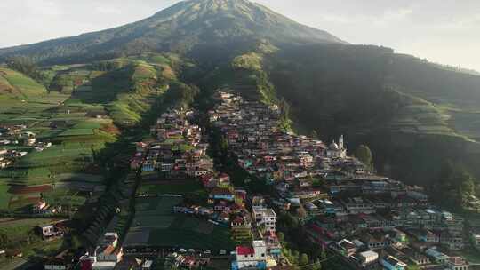 山，村庄，房屋，种植园