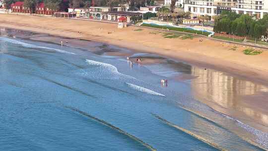 海浪沙滩