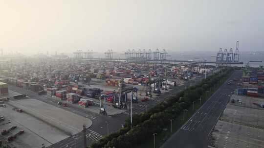 中国集装箱码头海外贸易