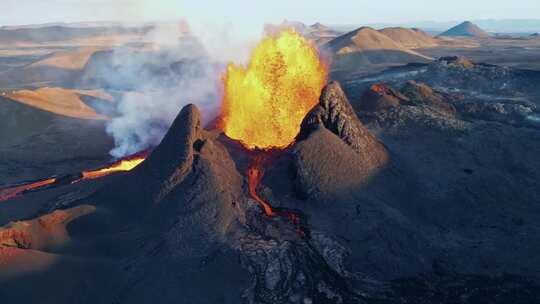 4K航拍冰岛火山岩浆流动景象