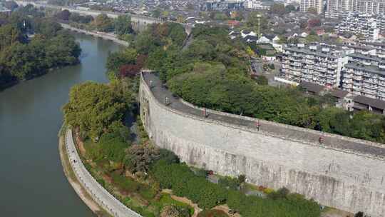 南京城墙及护城河风光
