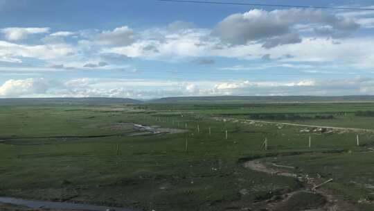 西宁到格尔木的火车沿线风景