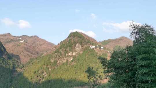 大山深处的冬日山区山村风光