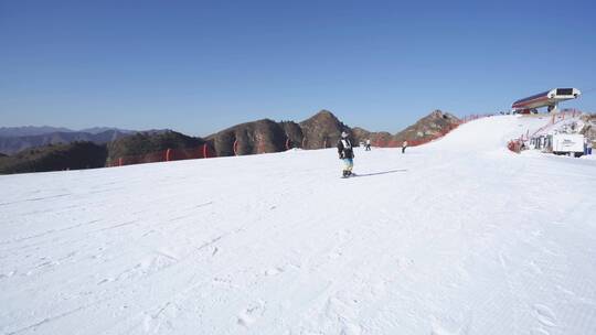 实拍滑雪运动