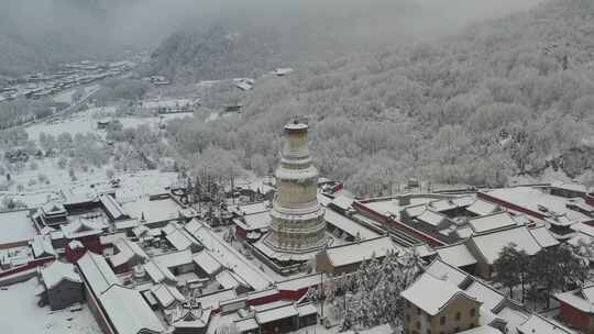 大雪过后的五台山