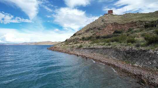 自驾西藏 最孤独的寺庙日托寺航拍 湖泊寺庙