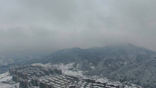 航拍山川丘陵冬天雪景