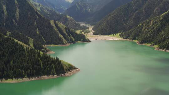 航拍中国新疆天山天池自然风景