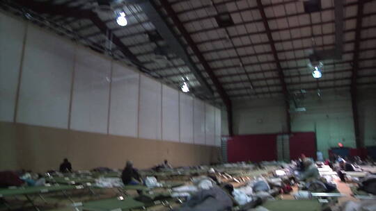 难民中心里的飓风受爱着视频素材模板下载