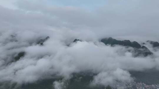 天峨县国家森林公园清晨平流雾航拍