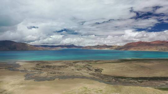 西藏日喀则佩枯措湖泊自然风光航拍视频素材模板下载