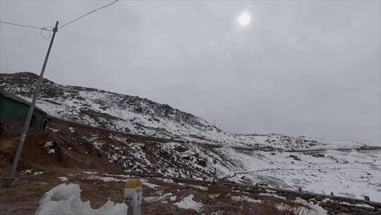 被大雪覆盖的采石场视频素材模板下载