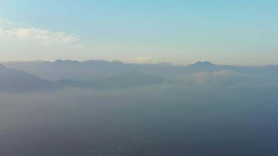 航拍秦岭山脉秋季风景云海