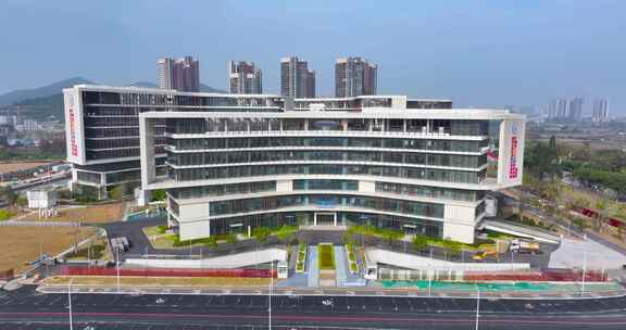 4K航拍广州市南沙妇女儿童医疗中心