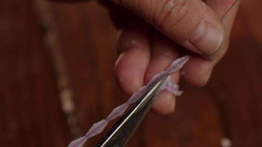 匠心之作：古法丝绸制丝过程视频素材模板下载