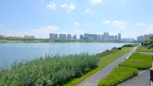 广西南宁邕江岸边风景