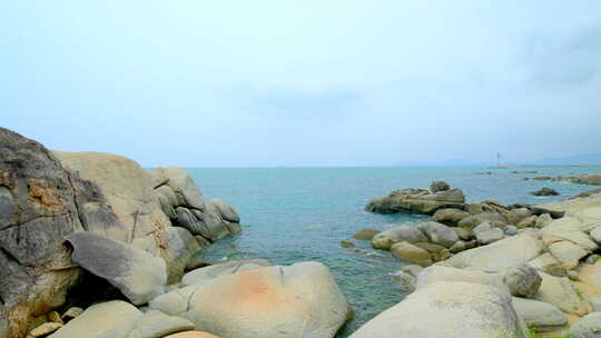 海南三亚海景 大海岸边岩石 海浪拍打礁石视频素材模板下载