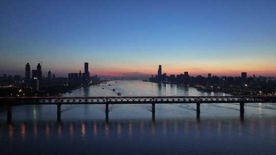 长江大桥日出蓝调