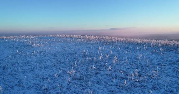 航拍大兴安岭雪岭山林雾凇暮色