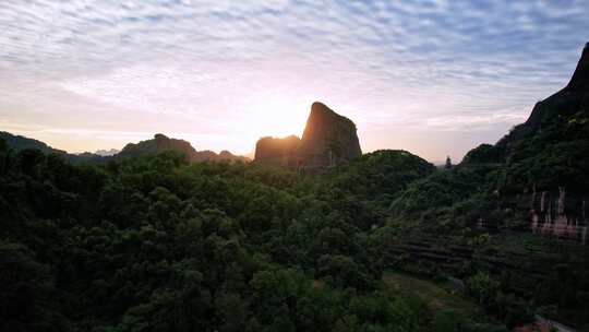 航拍韶关丹霞地貌丹霞山 阳元峰 长老峰景区