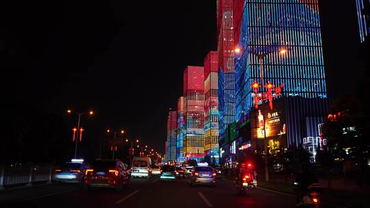 城市夜景开车行驶第一视角夜晚下班驾驶汽车