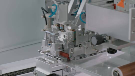 科技工业自动化手机工厂手机屏自动化压膜