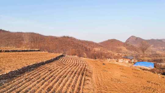 辽宁山村农民干农活视频素材4K