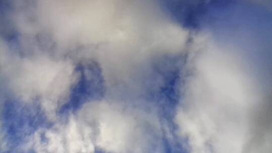 延时仰拍天空中的云视频素材模板下载