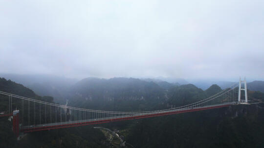 航拍湖南湘西峡谷跨度世界第一的矮寨大桥