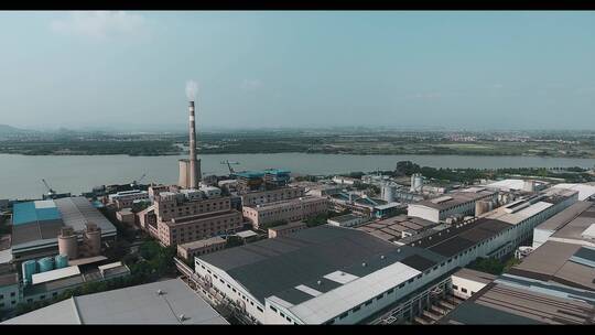 工业工厂视频广东东江畔工厂烟囱