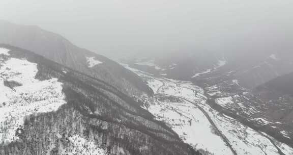 航拍雪山风景