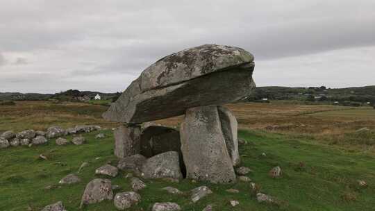 Dolmen，Drone，基尔克鲁尼，爱