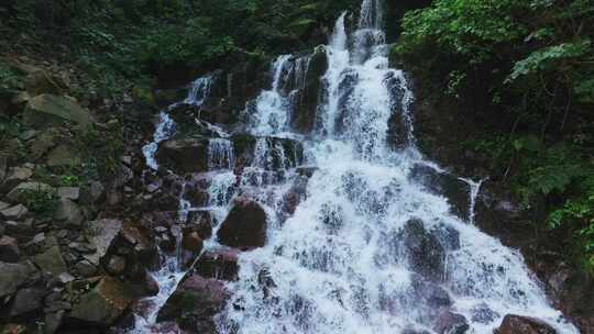 辽宁本溪夏季森林山谷瀑布航拍