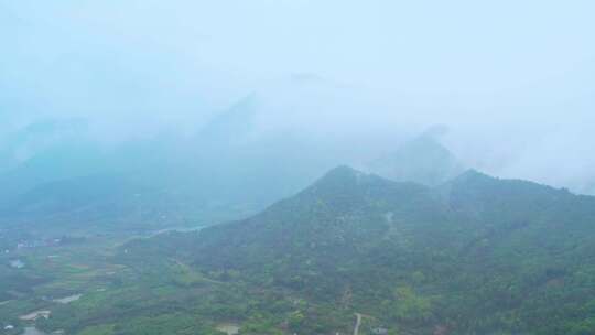 雨后云海群山山雾云海航拍