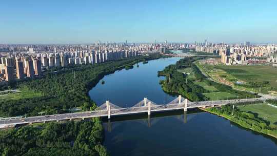 4K航拍沈阳云龙湖大桥城市发展浑河两岸